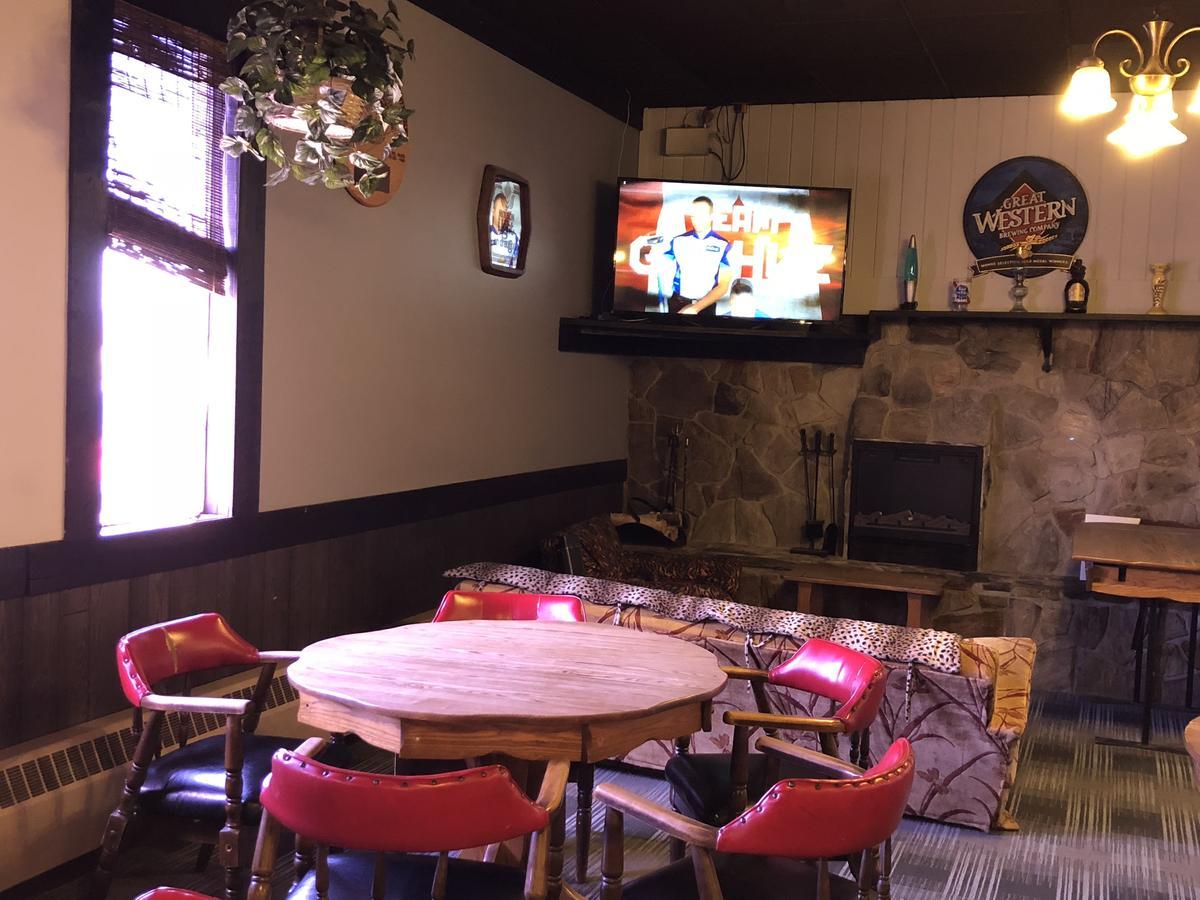 Agassiz Park Lodge McCreary Kültér fotó