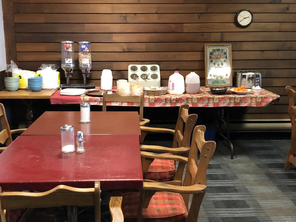 Agassiz Park Lodge McCreary Kültér fotó