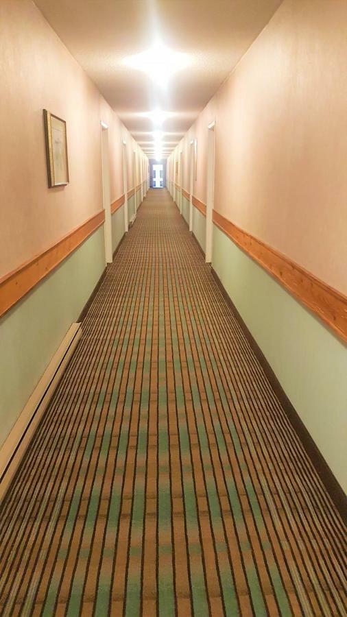 Agassiz Park Lodge McCreary Kültér fotó